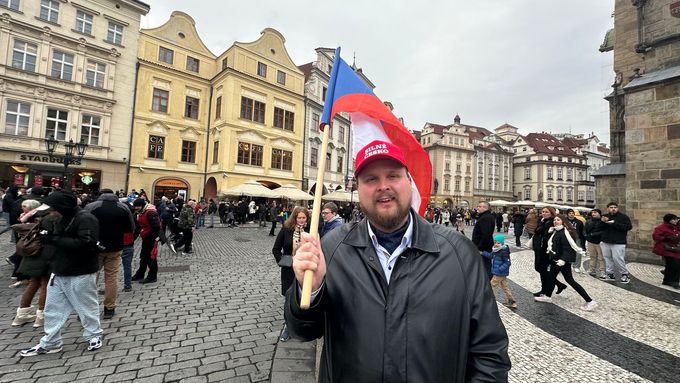 Aktuálně.cz přináší kromě debaty Pavla Trauba s jeho oponentkou také rozhovor s Traubem, který mluví o tom, jak začal podporovat Andreje Babiše.