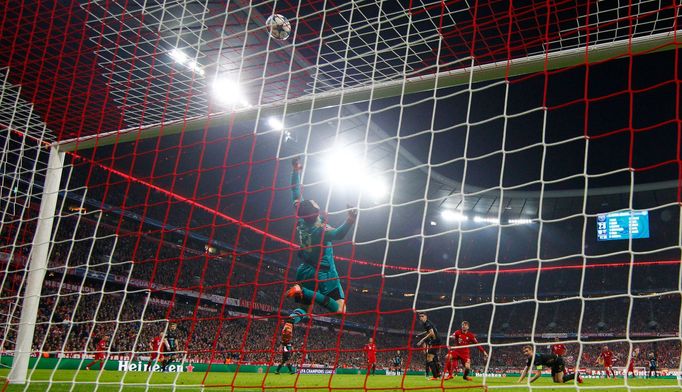 Arsenal's Petr Cech makes a save Reuters / Michael Dalder Livepic EDITORIAL USE ONLY.