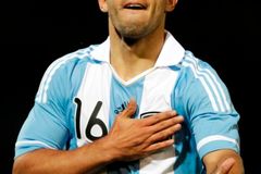 Kanonýr Agüero přestoupil do Manchesteru City