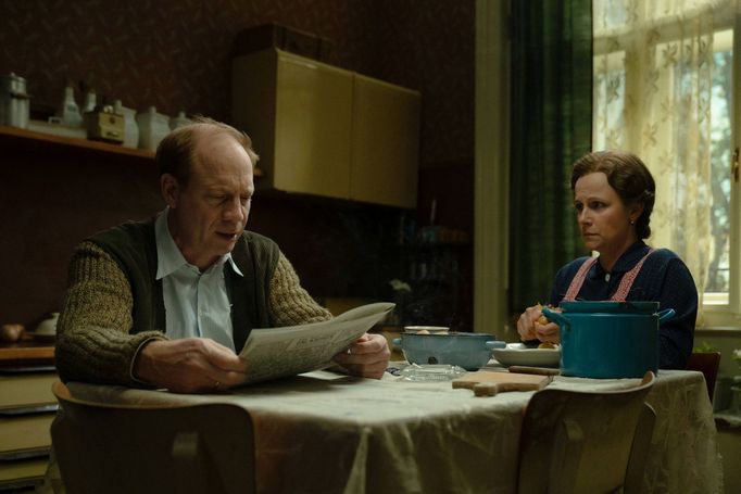 Z natáčení dvoudílného televizního filmu Gerta Schnirch podle románu Kateřiny Tučkové.