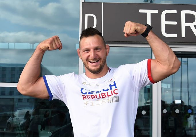 Lukáš Krpálek při odletu na olympiádu v Tokiu 2020