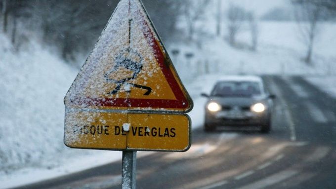 Problémy působil mráz i v dalších evropských zemích - v Francii se v úterý čeká až 20 stupňů pod nulou