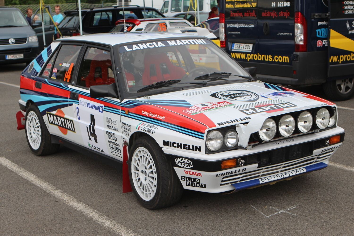 Rallye Bohemia 2014: Landia HF Integrale v barvách Martini z roku 1985.