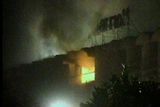 Hotel Marriott ihned po výbuchu zachvátil požár, jenž se rychle začal šířit
