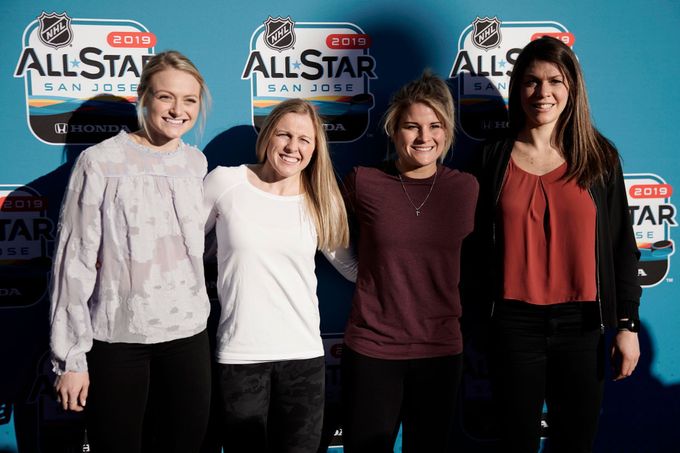 NHL All-Star Game 2019: Renata Fastová, Kendall Coyneová-Schofieldová, Brianna Deckerová a Rebecca Johnstonová.