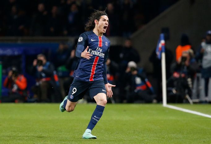 Edinson Cavani celebrates scoring the second goal for Paris St Germain