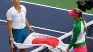 Tenisový turnaj v americkém Indian Wells. Dánka Wozniacká a Běloruska Azarenková.