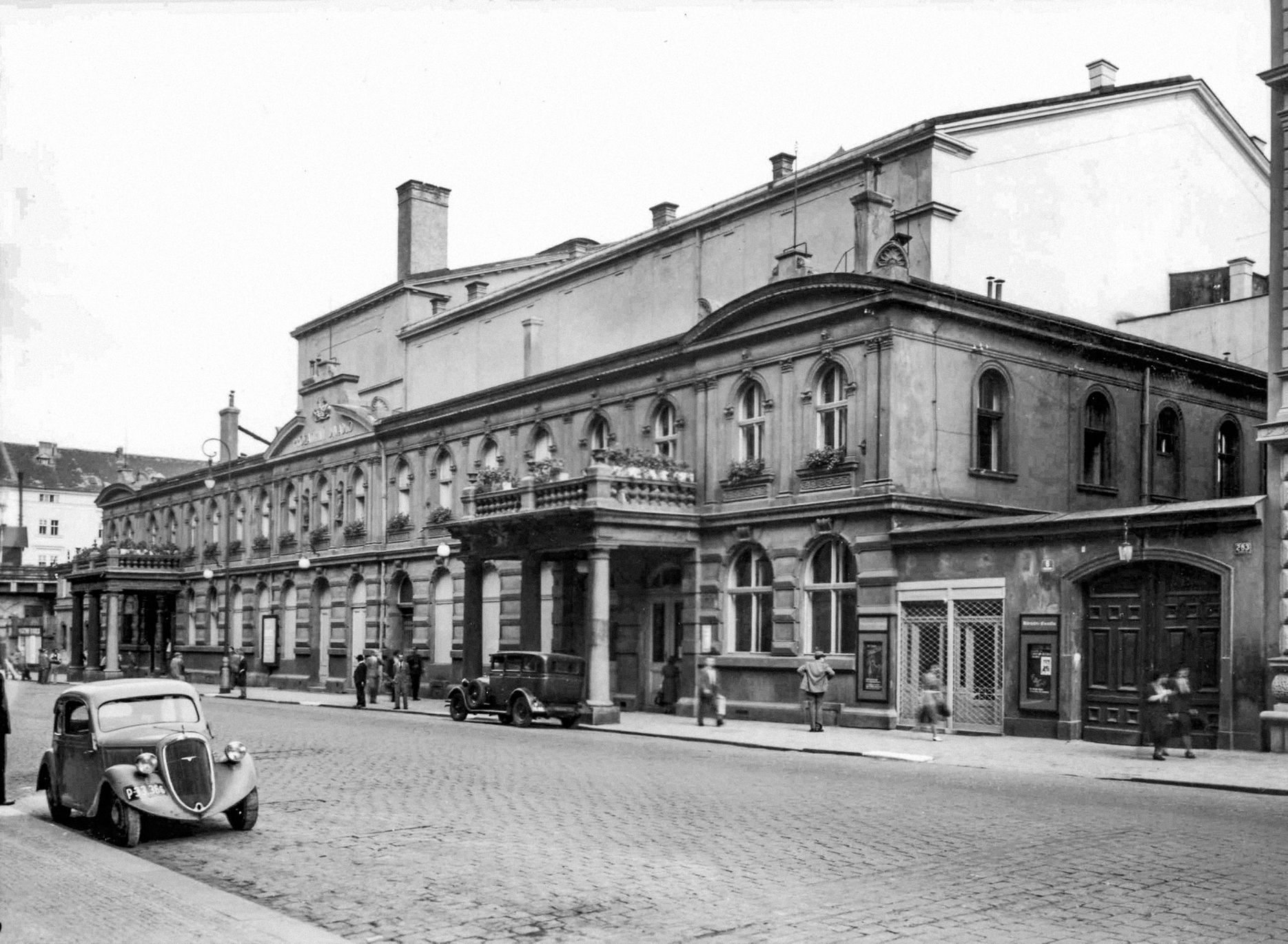 Karlín, Historie, Seriál, Tenkrát, Praha, Pražská čtvrť