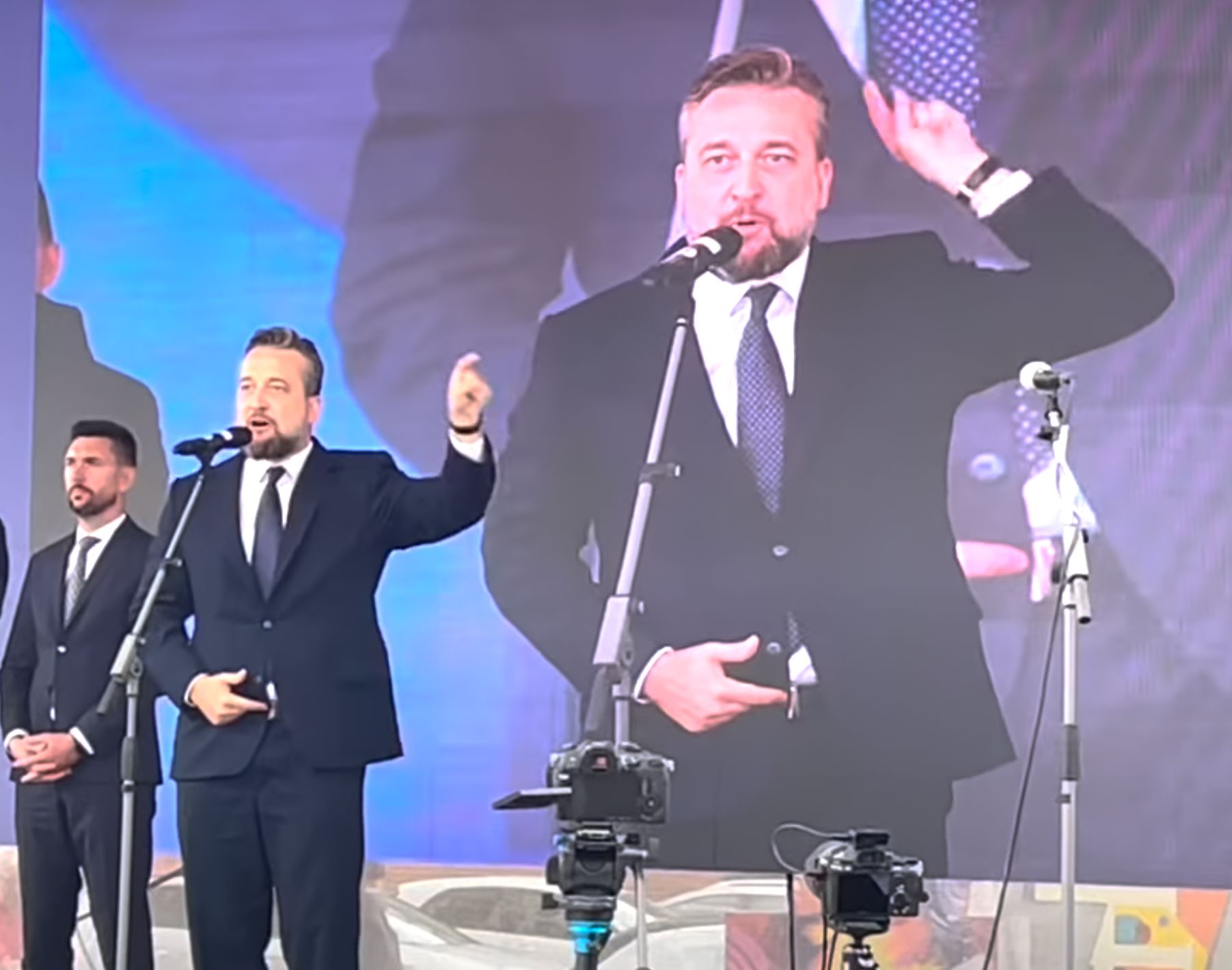« Sasiba ! »  Le leader d’Arah a été choqué par le discours pro-russe, il s’est également penché sur la télévision tchèque
