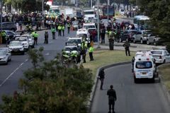 Exploze auta v areálu policejní akademie v Bogotě si vyžádala 21 mrtvých