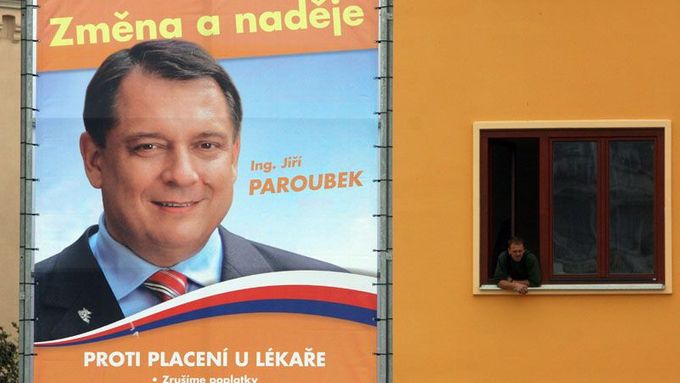Na špatném stavu konta ČSSD se podepsala monstrózní a dlouhá předvolební kampaň.