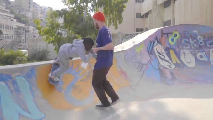 Skupina vášnivých skateboardistů usiluje o vybudování skateparku v iráckém městě Sulajmáníja.
