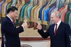 Si Ťin-pching na oficiální návštěvě Kremlu jednal s Vladimirem Putinem.