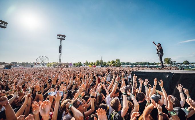 Vystoupení kapely Skillet na loňském ročníku Rock for People.