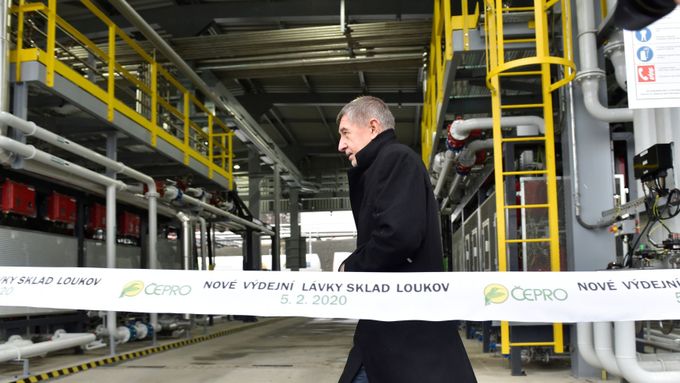 Slavnostního otevření výdejních lávek skladu pohonných hmot Čepro v Loukově na Kroměřížsku se zúčastnil i premiér Andrej Babiš.