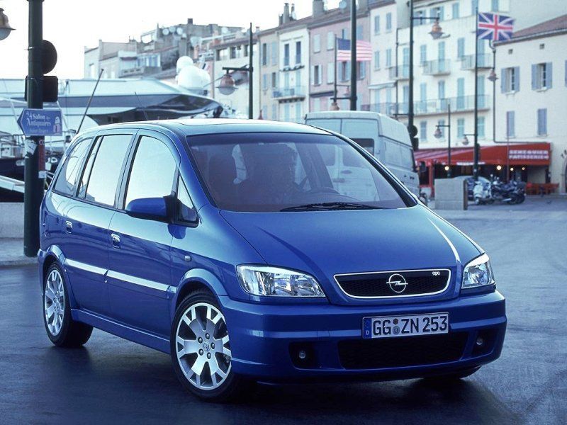 Opel Zafira 2000 (Auto roku)
