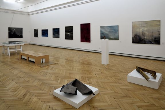 Pohled do výstavy děl Marty Kolářové v ostravském Domě umění.