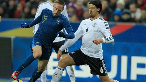 Fotbal,  Francie - Německo: Franck Ribéry - Sami Khedira