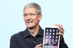 Apple představil nové tablety iPad. Nejtenčí na světě, říká
