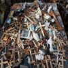 Nepoužívat ve článcích! Fotogalerie: Obrazový div světa: V Litvě mají malý pahorek posetý desetitisíci kříži