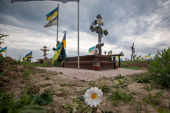 Hřbitov ve městě Dnipro na Ukrajině.