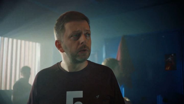 Rakušan si oblékl volejbalový dres a zkritizoval vládu. V ODS ho za to kritizují