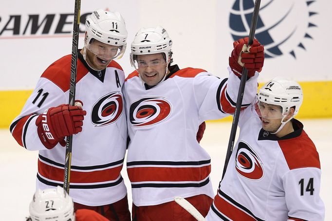 NHL: Carolina Hurricanes vs Toronto Maple Leafs (Staal, Gerbe a Murphy)