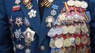 Medals are seen on the dress uniform of a Red Army World War Two veteran after the Victory Parade in Moscow May 9, 2012. Russia celebrates the 67th anniversary of the victory over Nazi Germany on Wednesday. REUTERS/Maxim Shemetov (RUSSIA - Tags: MILITARY ANNIVERSARY SOCIETY) Published: Kvě. 9, 2012, 8:57 dop.