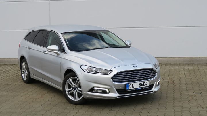 Svět naruby: ojeté Mondeo stojí stejně jako Octavia. Máte si ho koupit?; Zdroj foto: Martin Frei