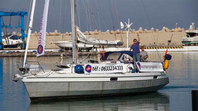 V roce 2012 připlula loď organizace Women on Waves i k pobřeží Maroka, aby ženám nabídla interrupci.
