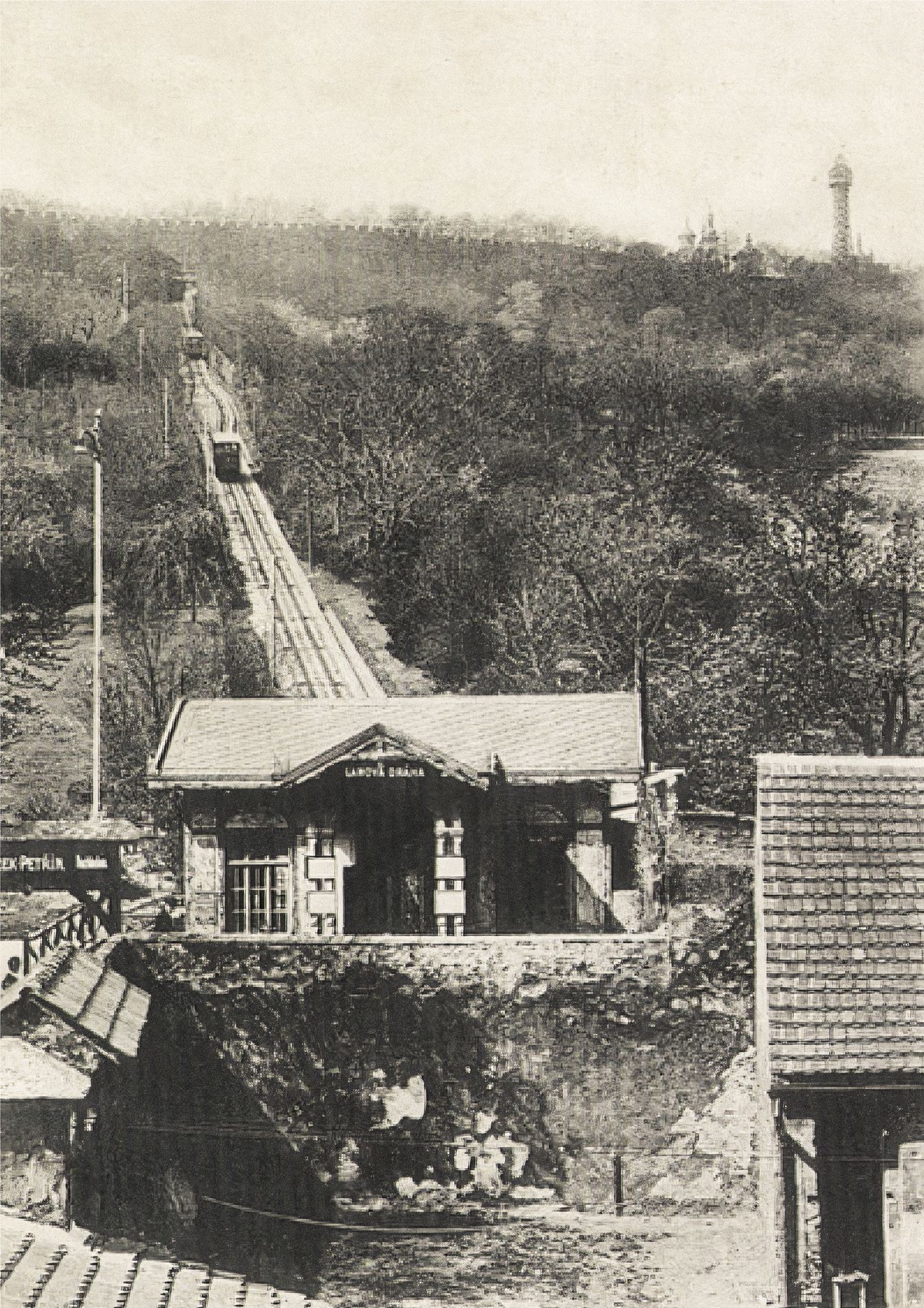 Jednorázové užití / Fotogalerie / Před 130 lety se začala stavět Petřínská rozhledna v Praze