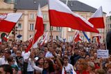 Ve Varšavě a dalších městech vyšly do ulic několikátý den po sobě tisíce Poláků.