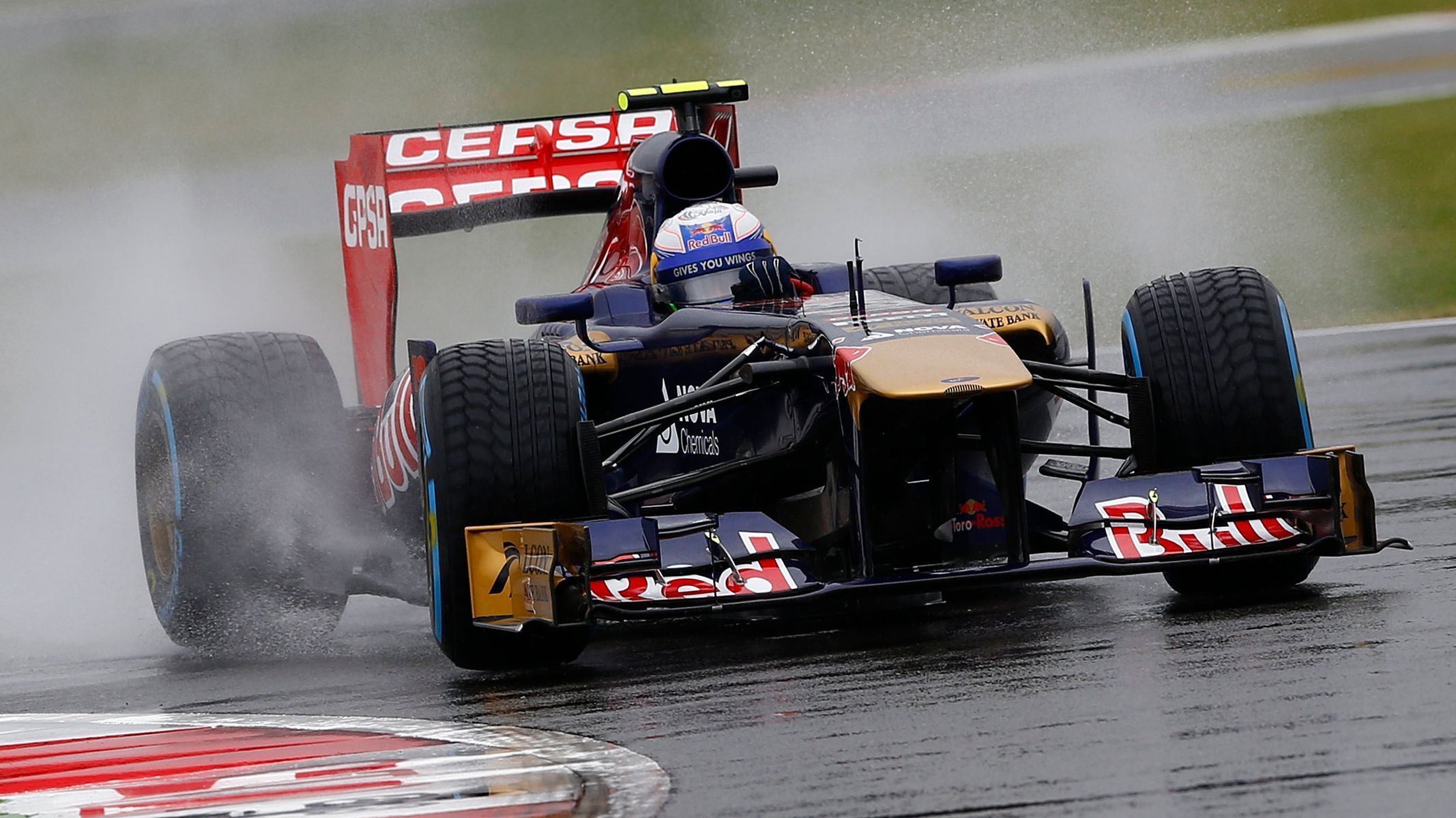 Toro Rosso Formula One driver Ricciardo of Australia takes c
