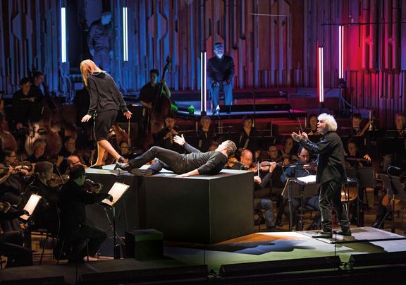 Sir Simon Rattle diriguje Debussyho operu Pelléas a Melisanda s London Symphony Orchestra.
