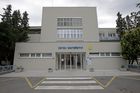 Ve stejném domě jsou psychiatrie i porodnice.