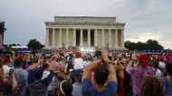 Náklady na přehlídku, kterou podle médií zřejmě inspirovala Trumpova předloňská návštěva Paříže, Pentagon nevyčíslil. Trump na Twitteru uvedl, že cena přehlídky bude velmi nízká ve srovnání s její reálnou hodnotou. Podle některých informací stála více než dva miliony dolarů.