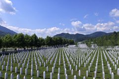 V Bosně zadrželi válečné zločince. Masové hroby policisté našli až po 12 letech