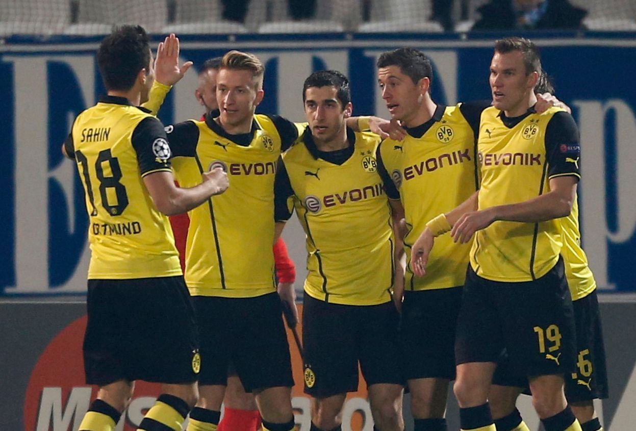 Hráči Borussie Dortmund se radují z gólu
