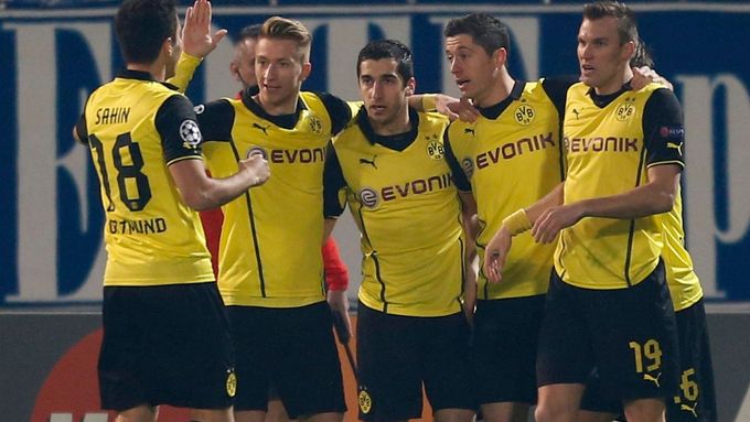Borussia Dortmund slaví gól proti Marseille