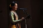 Barma chce demokracii, ale potřebuje mezinárodní podporu