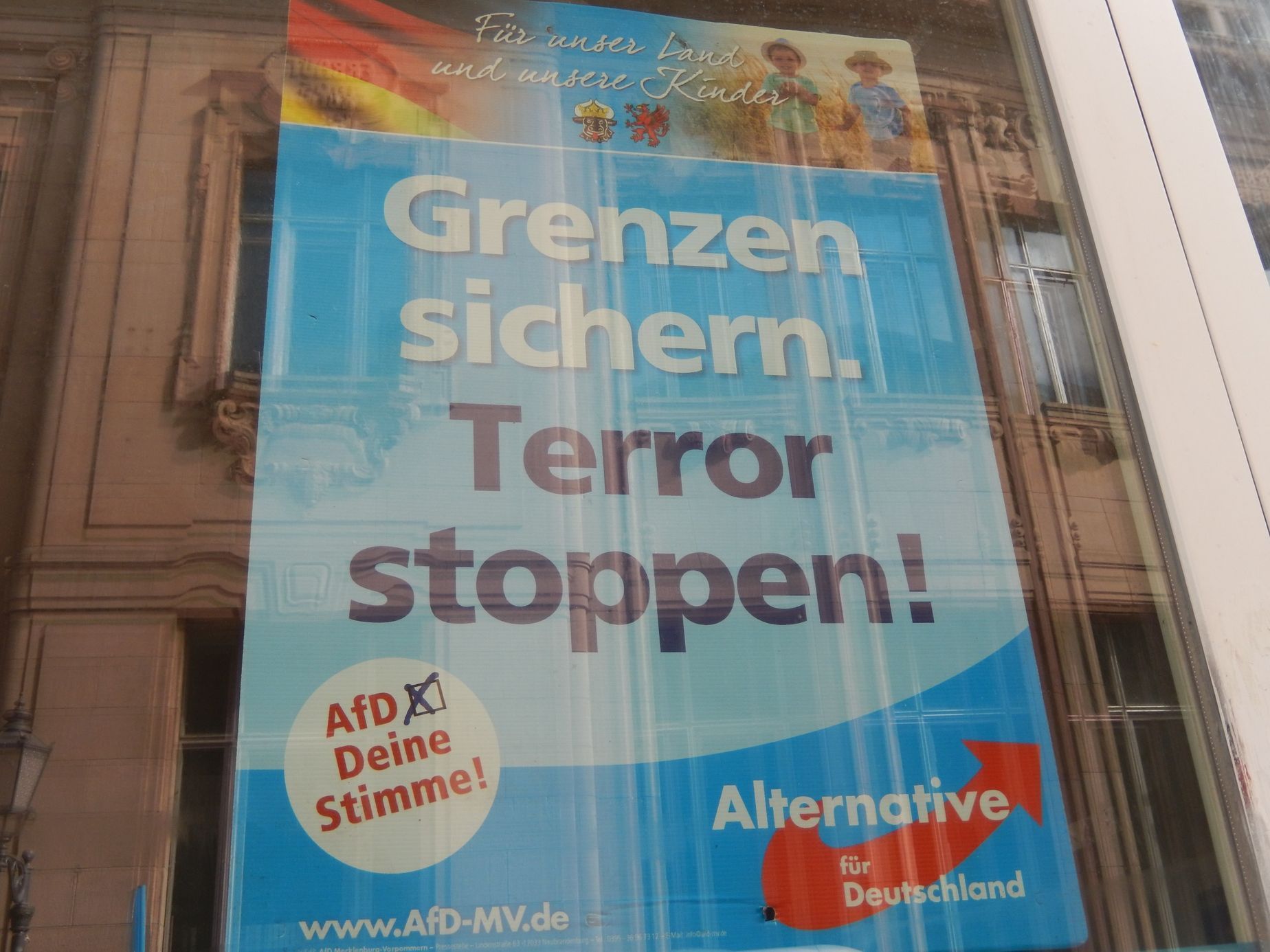 Plakát Alternativy pro Německo.