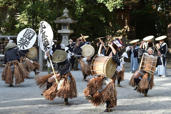 Na ilustračním snímku: Tanec Furyu-odori, Japonsko