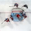 Gaëtan Haas dává gól v zápase Česko - Švýcarsko na ZOH 2022 v Pekingu