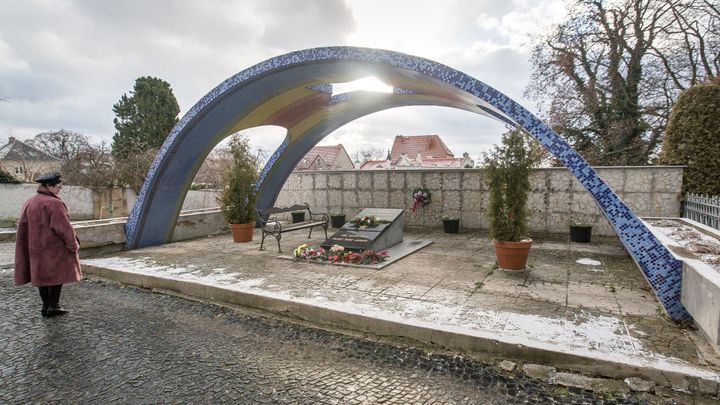 Slátaniny i díla velkých umělců. Socialistické mozaiky. Fenomén, co neoplakáván mizí