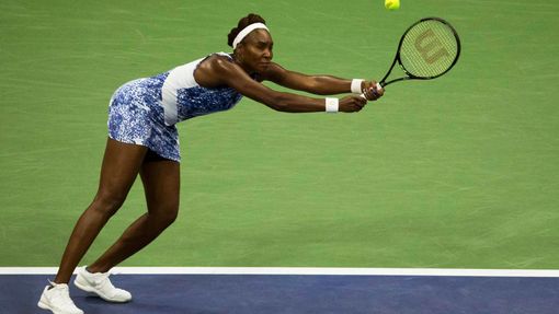 US Open 2015 - Venus Williamsová v zápase proti své sestře Sereně Williamsové