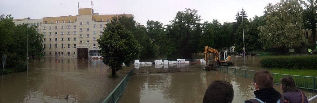 Povodně, Praha, 3. června 2013, na kole