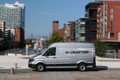 Otestovali jsme e-Crafter, první elektrickou dodávku od Volkswagenu pro řemeslníky