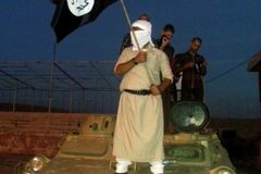 Islámský stát omezuje digitální džihád. Radikálové mají moc potíží na bojišti
