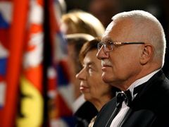 Prezident Václav Klaus při předávání státních vyznamenání