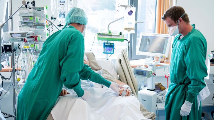 Nemocnice zřejmě budou smět najmout lékaře z třetích zemích i bez aprobačních zkoušek